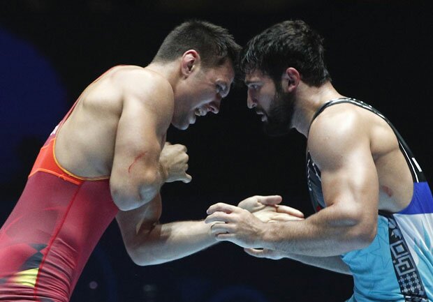 Schenkten sich im Finale keinen Zentimeter: Denis Kudla (l.) und Metehan Basar. Foto: pa